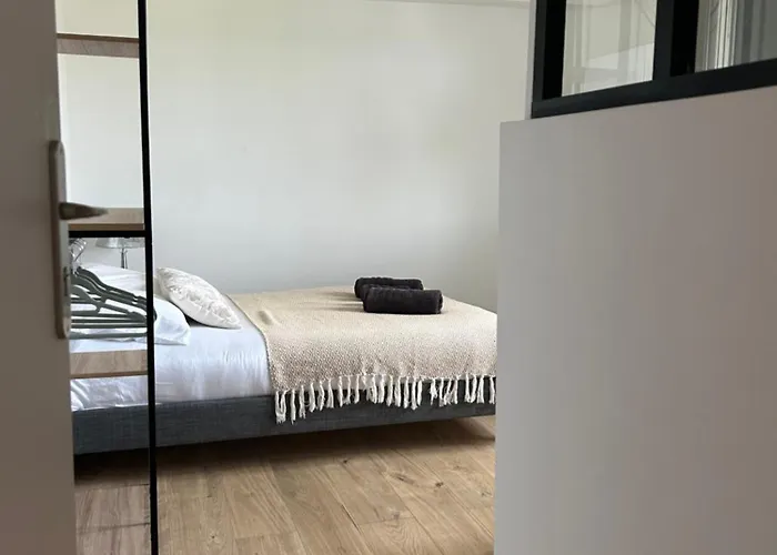 Chambre toute équipée